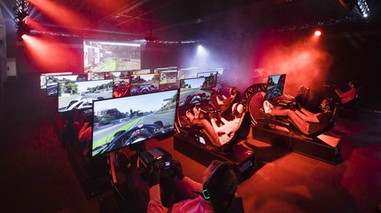 Racesquare - Racing Centre - Eropuit